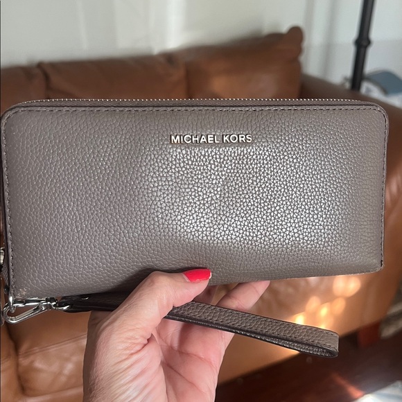 MICHAEL KORS Jet Set Travel Large Leather Continental Wallet - Slate - Picture 12 of 13